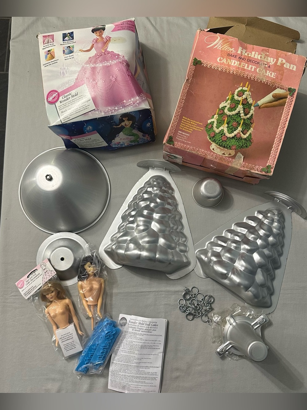 2pc VTG Wilton Specialty Cake Pans Classic Wonder Mold Doll & 3D Christmas Tree
